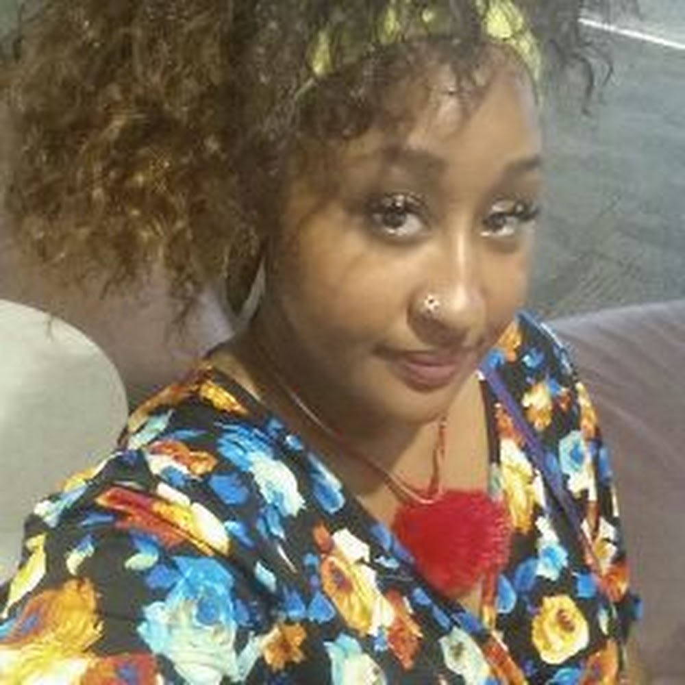 Meet your Posher, Juanita